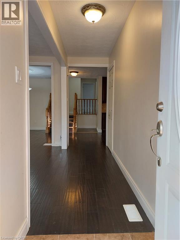 Photo du bâtiment - 610 Stone Church Rd W