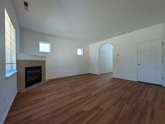 Building Photo - Fantastic 3 Bedroom, 2.5 Bath In Thurston ...