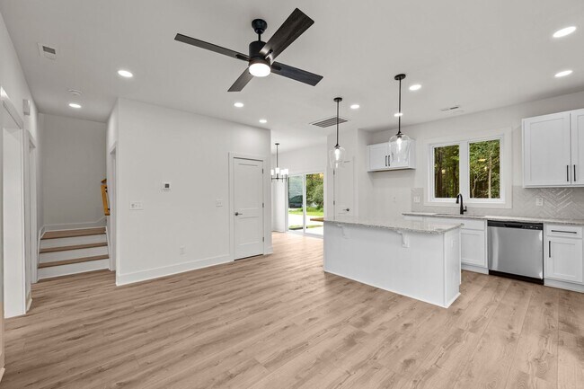 Foto del edificio - Gorgeous New Construction near Downtown Durham, Premium Finishes - Pet Friendly!
