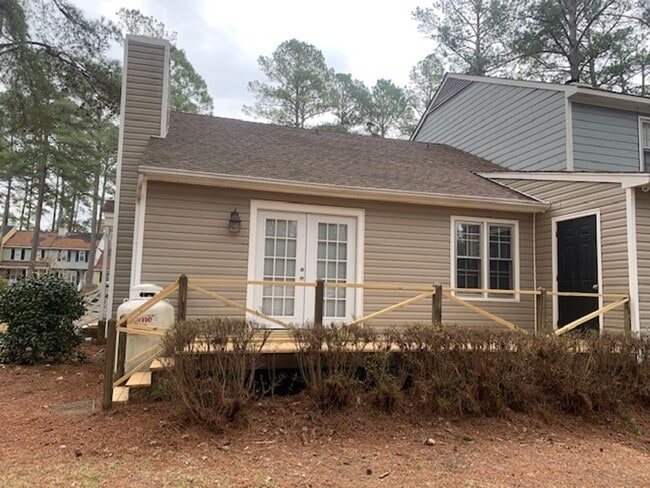 Foto del edificio - 2-Bedroom, 2- Bath Condo in Carolina Pines