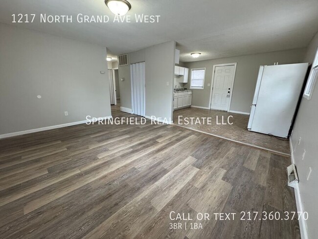 Building Photo - Cozy 3 Bed, 1 Bath Home with Main Floor La...