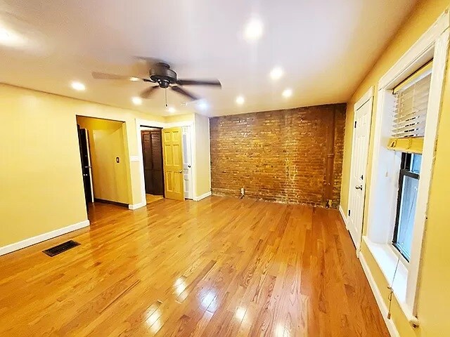 Foto del edificio - 306 Lewis Ave