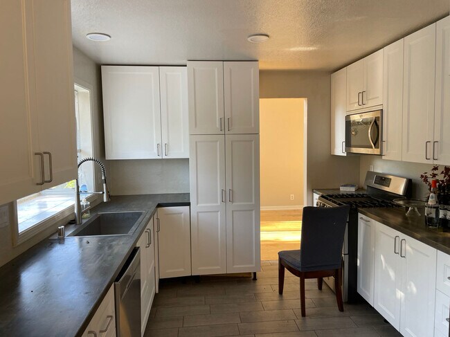 Foto del edificio - 1714 Pheasant Dr