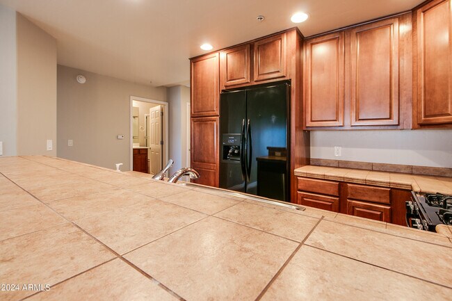 Foto del edificio - 5450 E Deer Valley Dr