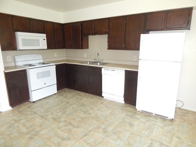 Foto del edificio - Charming 2 Bedroom Duplex w/Garage!