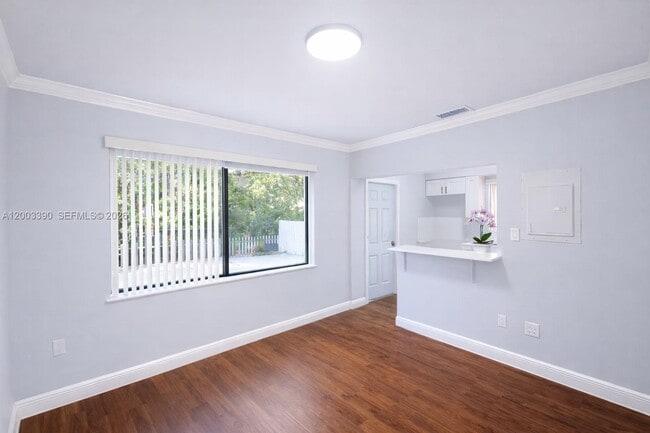 Building Photo - 1610 NW 31st Ave