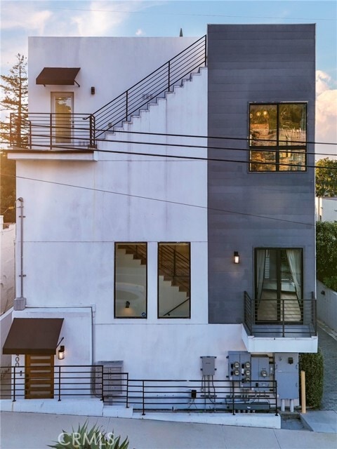 Building Photo - 2400 Glendale Ct