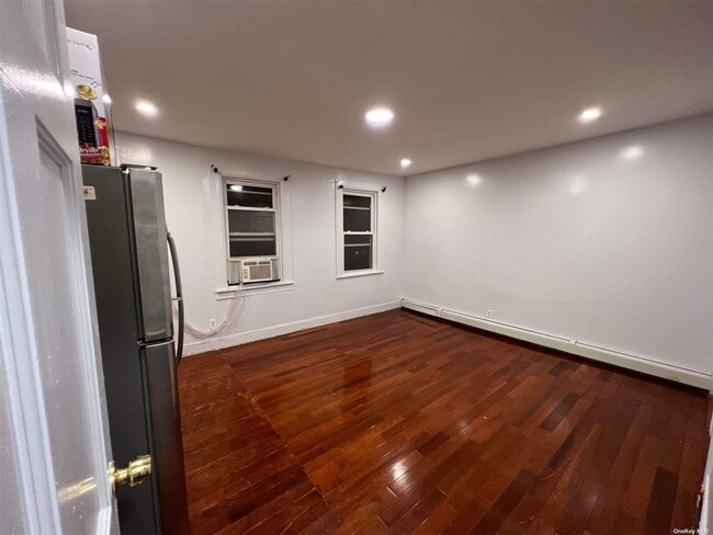 Foto del edificio - 89-12 237th St