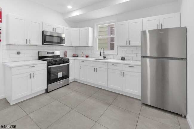Foto del edificio - 155 Fairmount Ave