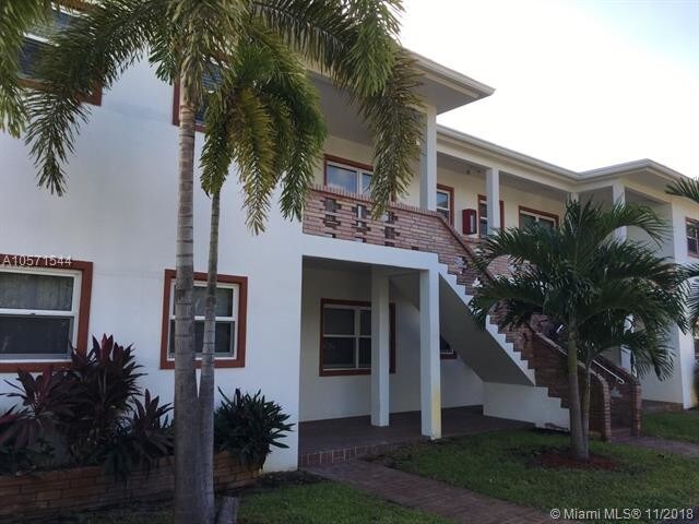 Foto principal - 901 SE 2nd Ct