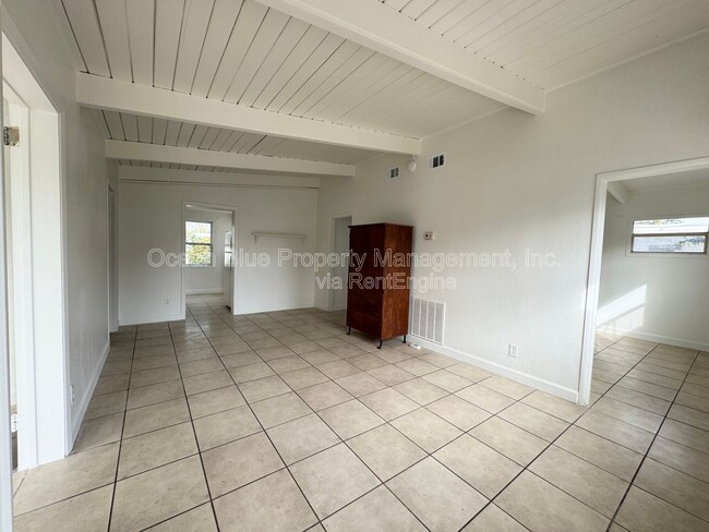 Building Photo - 11610 106th St