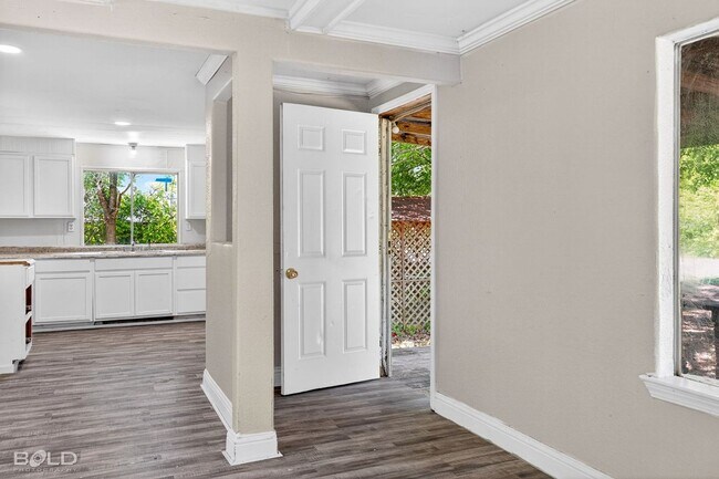 Foto del edificio - 4321 Ridgeway Ave