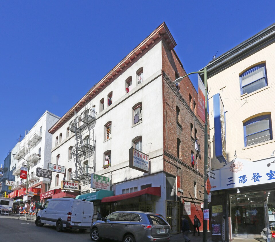 Foto principal - 858 Washington St