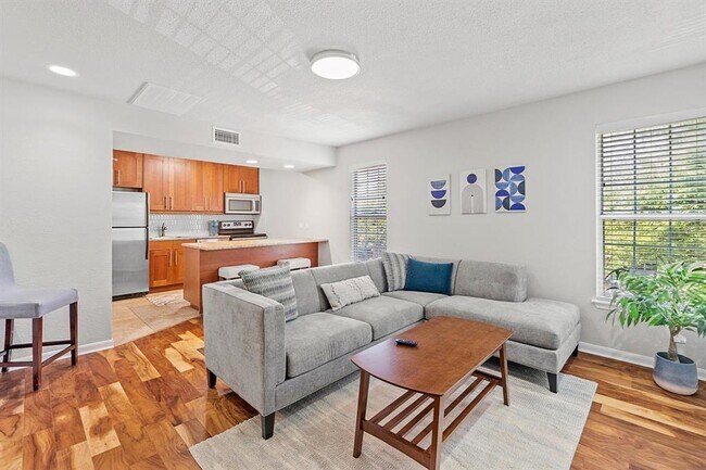 Foto del edificio - 7685 Northcross Dr