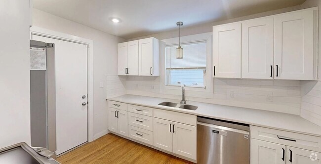 Building Photo - 25 Greycliff Rd