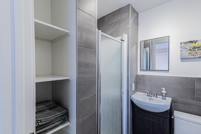 Photo du bâtiment - 1439 Rue Saint-André