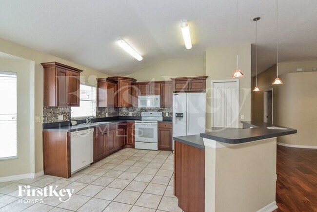 Foto del edificio - 1827 Greystone Heights Dr