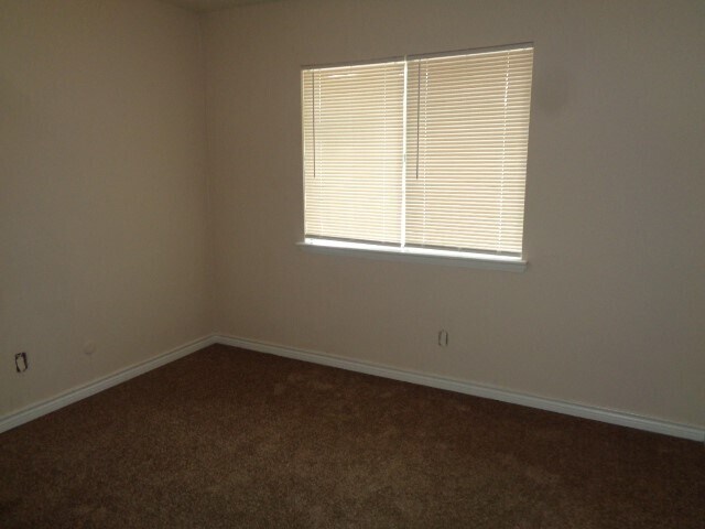 Foto del edificio - 5644 Birchmont Dr
