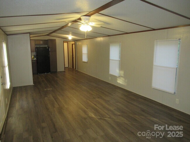 Building Photo - 368 Hudson White Trail