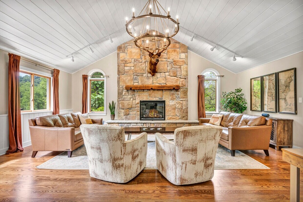 Foto principal - 23120 Bates Rd