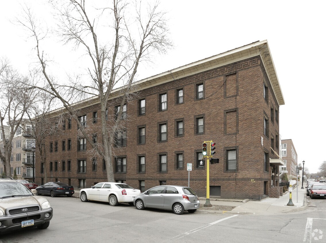 Building Photo - 1801 3rd Ave S