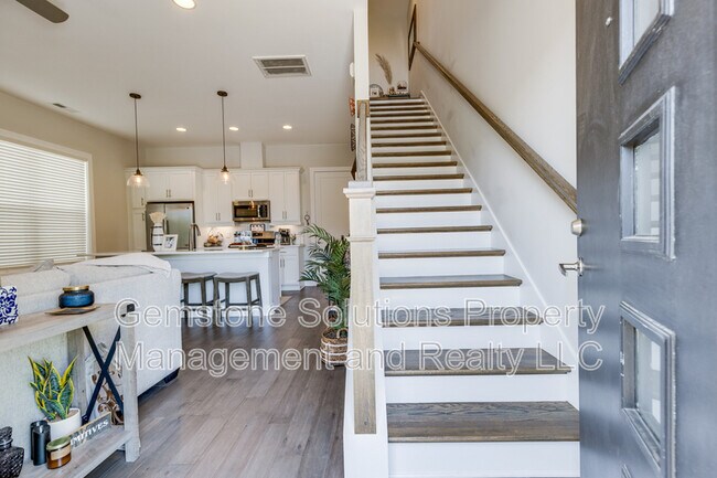 Foto del edificio - 711 Vernon Ave