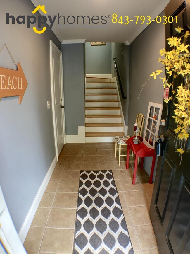 Building Photo - 9 Mizzen Mast Dr