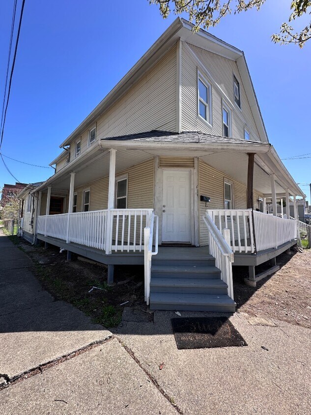Foto principal - 607 Plymouth St