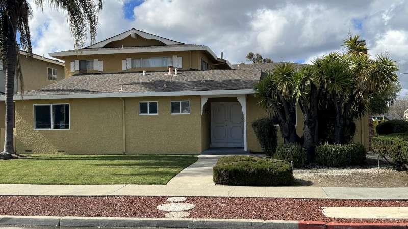 Foto principal - 1281 Saratoga Ave