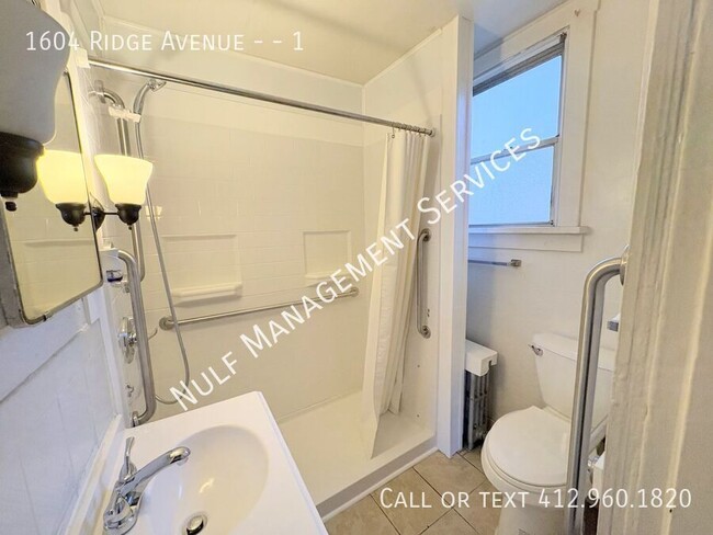 Foto del edificio - 2 bed, 1 bath unit in Braddock