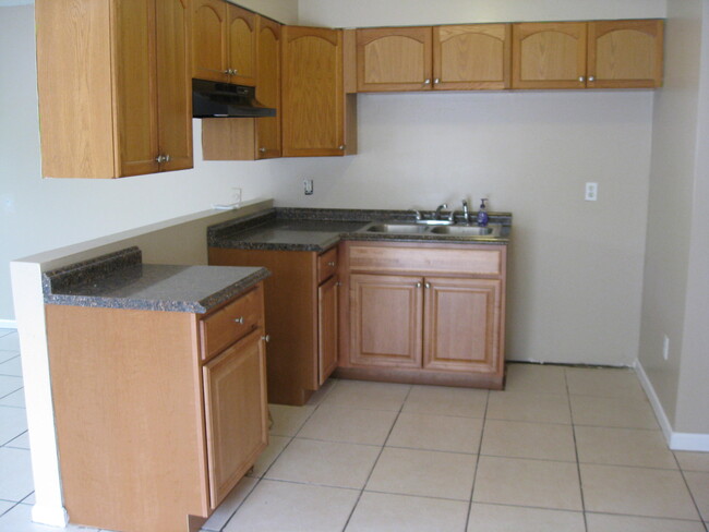 Building Photo - 4909 Serafica Dr