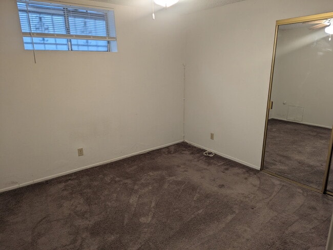 Building Photo - 1702 Wollacott St