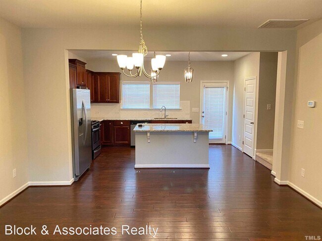 Foto del edificio - 3 br, 2.5 bath House - 1013 Midtowne Way