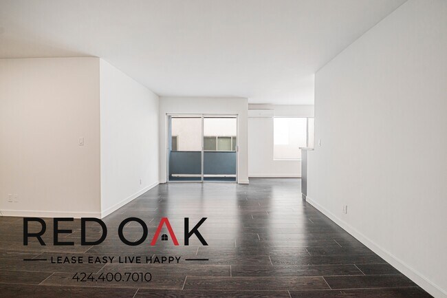 Foto del edificio - 2065 Rodney Dr