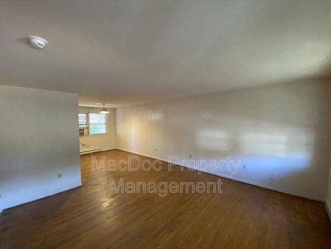 Foto del edificio - 5467 Potomac Dr