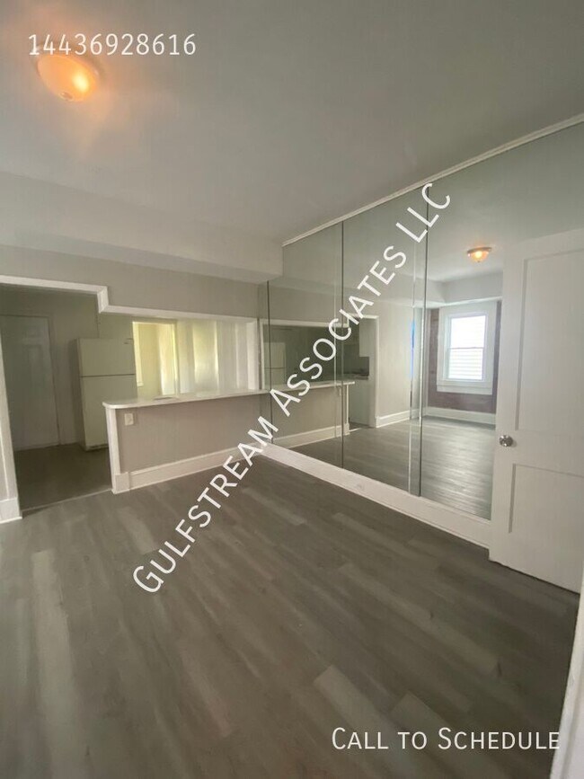 Foto del edificio - 2926 Arunah Ave
