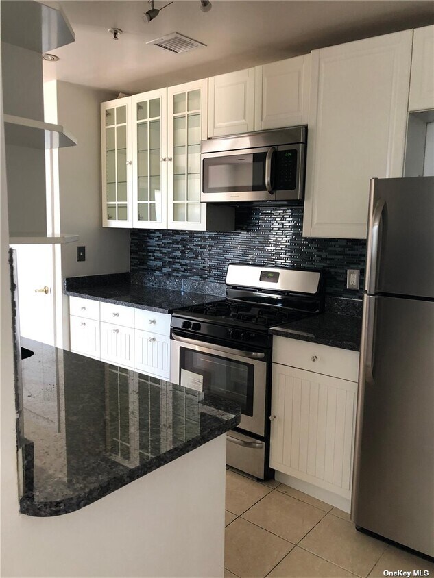 Foto principal - 38-11 108th St