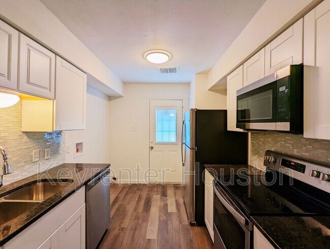 Foto del edificio - 2681 Gessner Rd