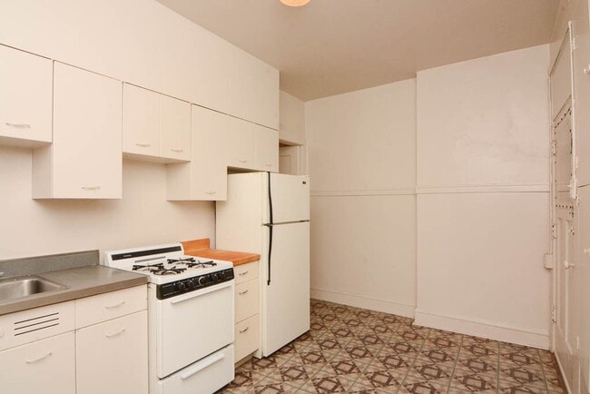 Building Photo - 1030 Dempster St