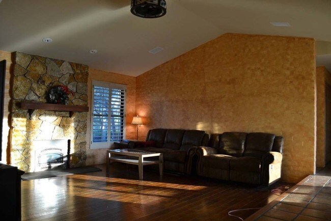 Building Photo - 2570 Bergman Ct