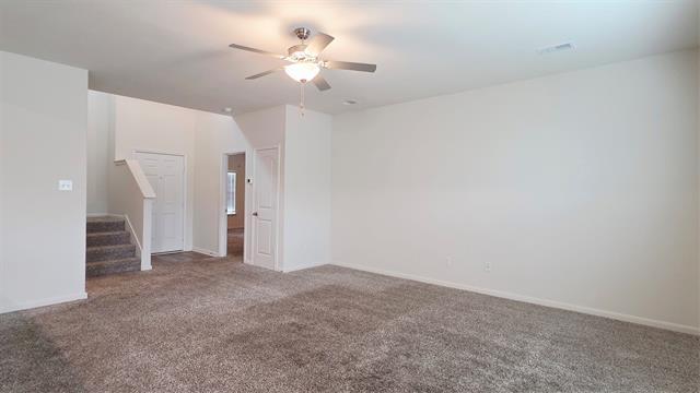 Foto del edificio - 744 Keeneland Dr