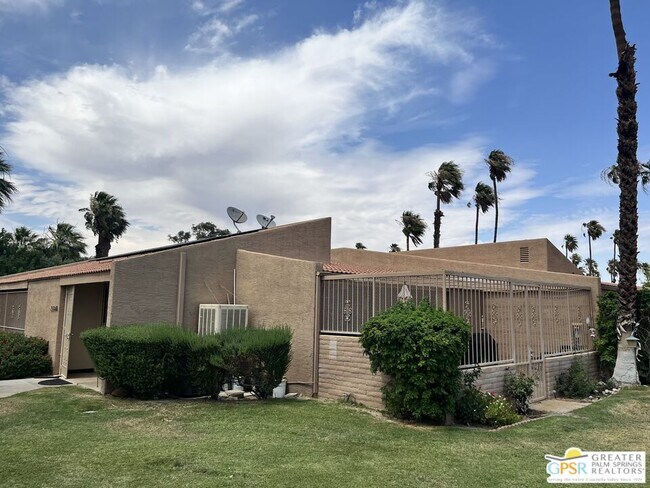 Building Photo - 2559 Whitewater Club Dr