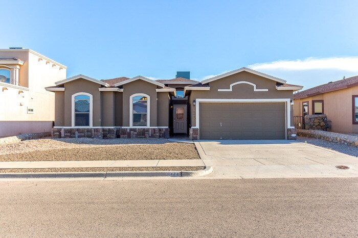 Primary Photo - Custom 4 bedroom in Sandstone Ranch Estates