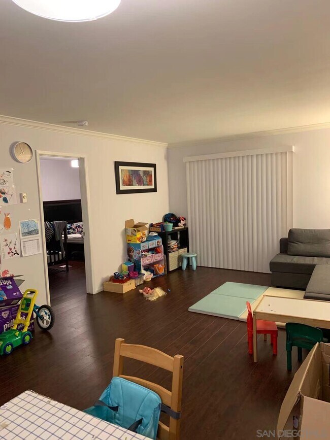 Building Photo - 7405 Charmant Dr