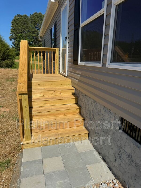 Building Photo - 1288 County Farm Rd