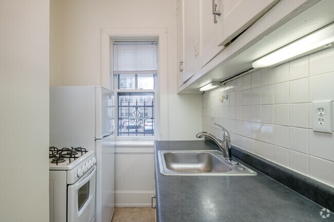 2HAB, 1BA - 695SF - Shoreham Apartments