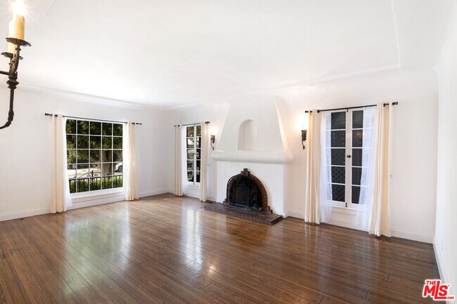 Foto del edificio - 6329 W 6th St