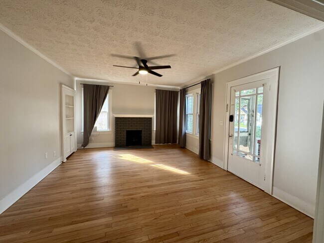 Building Photo - 1211 Cherry St