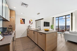 Building Photo - 1425 Hudson St