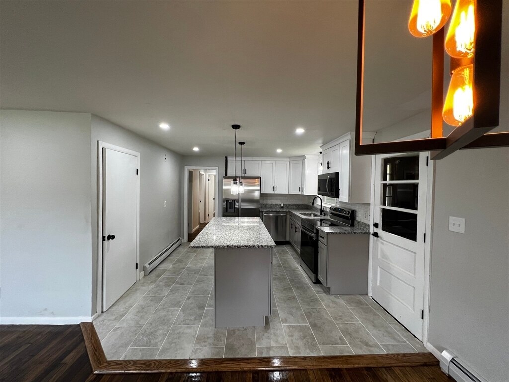 Foto principal - 388 Burncoat St